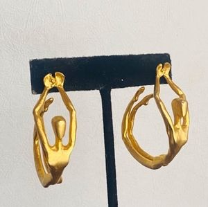 🔥 Matte Goldtone Sculptural Female Earrings